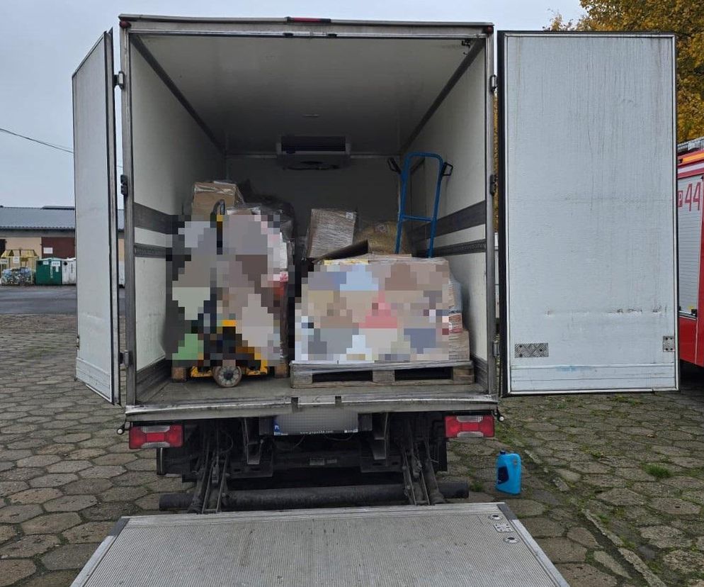 Przeładowany bus aż się uginał. Kontrola drogowa w Pępowie