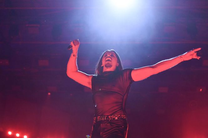 Michał Szpak przyłapany bez spodni za kulisami koncertu. Tego nie pokazali w TV!