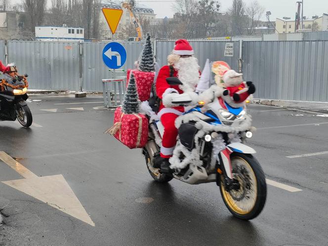 Mikołaje na motocyklach w Manufakturze. Finał corocznej akcji charytatywnej [ZDJĘCIA]