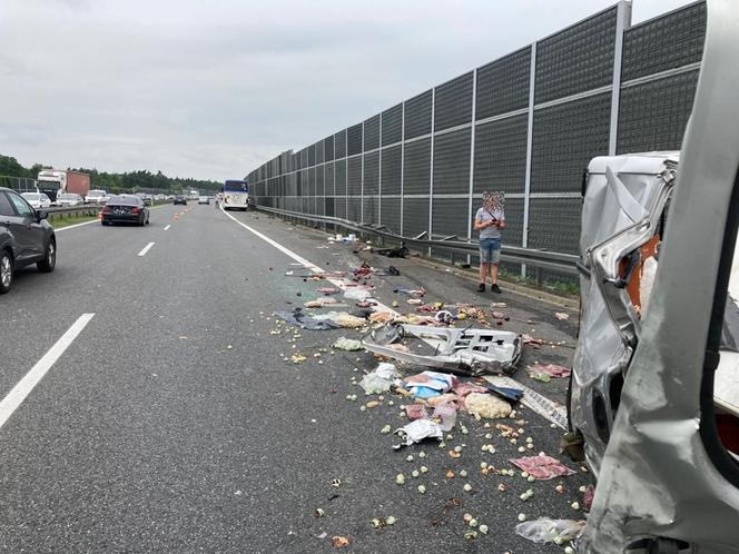 Jeden kierowca usnął za kółkiem, drugi nie opanował swojego bmw. Dwa groźne dachowania w regionie 