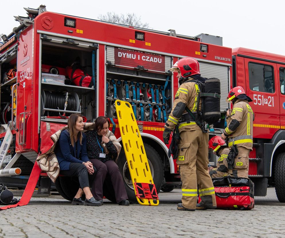 Strażacy weszli do urzędu, a pracownicy musieli wyjść! Co się stało w starostwie?