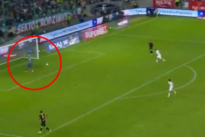 Górnik – GKS Katowice: Kuriozalny samobój Martena Kuuska. Rzadko widzi się coś takiego [WIDEO]