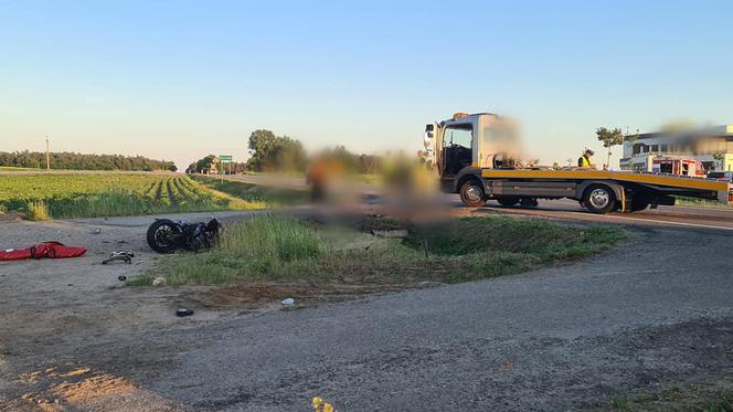 Dłużniewo. Motocykl roztrzaskany na kawałki! 33-latek zginął przez innego kierowcę [ZDJĘCIA]