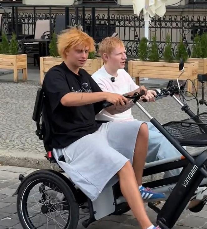 Ed Sheeran zwiedza Wrocław na rowerze. Fani przecierają oczy ze zdumienia!