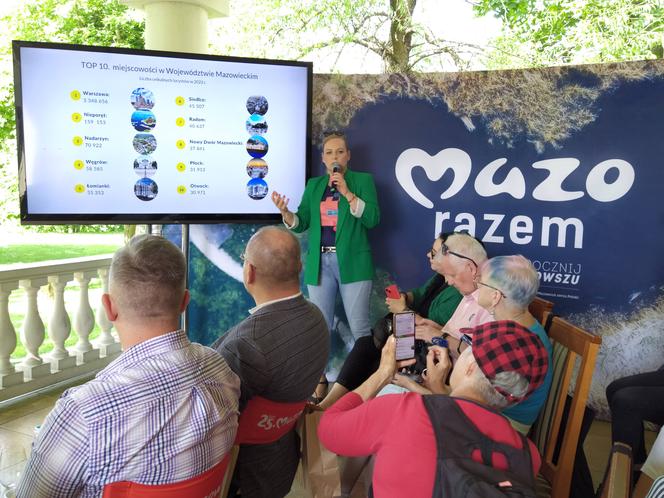 Uczestnicy otwarcia sezonu turystycznego na Mazowszu wzięli udział w konferencji i  warsztatach kulinarnych