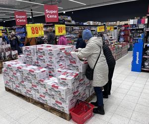 Tłumy gorzowian pojawiły się na otwarciu hipermarketu Carrefour w pasażu handlowym S1