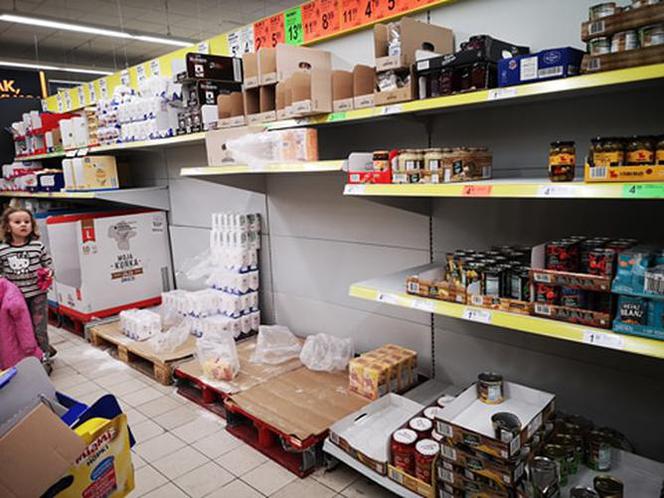 Panika w Białymstoku? Markety oblężone. Dzikie tłumy na zakupach [ZDJĘCIA]