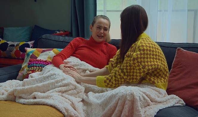 Barwy szczęścia odc. 2653. Oliwka (Wiktoria Gąsiewska), Madzia (Natalia Sierzputowska)