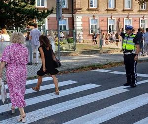 Policjanci pojawili się na ulicach. W Tarnowie i regionie ruszyła akcja Zwalniam przed szkołą