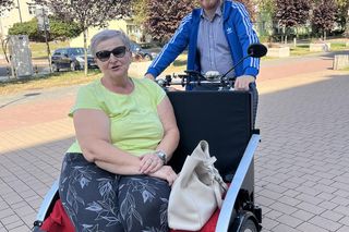 Nowatorski projekt w Świdniku. Seniorzy jeżdżą rikszą po mieście