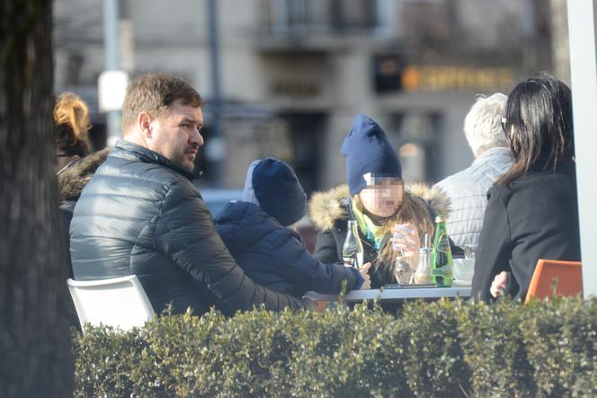 Karolak w limuzynie za 350 000 zł.