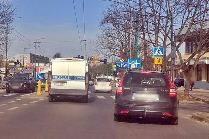 Seniorka z Cinquecento potrąciła nastolatki na przejściu dla pieszych