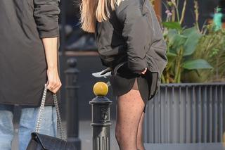 Hanna Lis - rajstopy spadają jej z bioder 