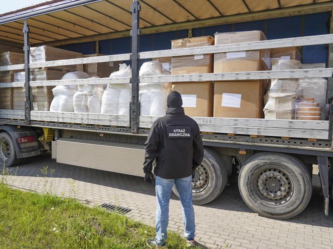 Nielegalna fabryka papierosów zlikwidowana! Milion papierosów w kartonach po pizzy