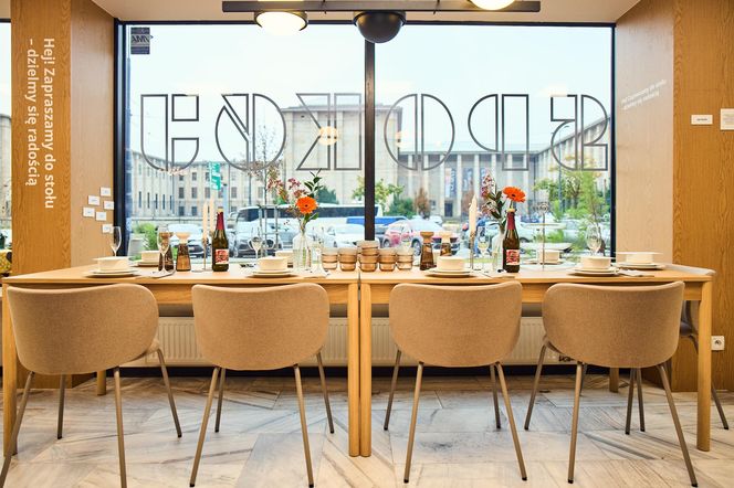 IKEA zaprasza do stołu i jedzenia nowościami i obniżonymi cenami