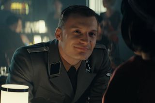 Zatoka szpiegów, odcinek 16. Engel (Michał Balicki), Lisa (Weronika Pęter)