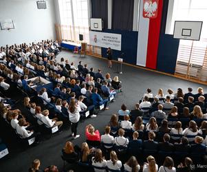 Początek roku szkolnego 2022/2023 w Białymstoku. Jak przywitali go uczniowie i nauczyciele? [ZDJĘCIA]