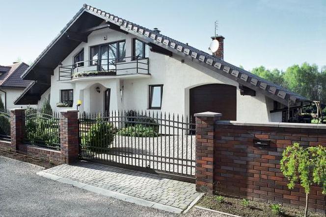 Wybór odpowiedniej bramy wjazdowej: na co trzeba zwrócić uwagę?