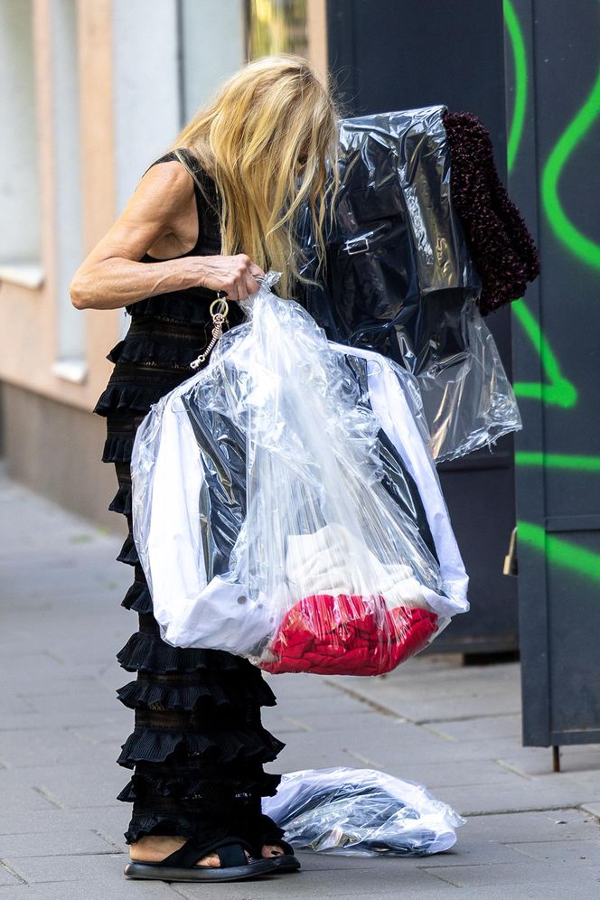 Monika Olejnik. W falbanach pogubiła pranie