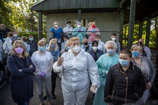 40 osób umarło! Wyrzućcie dyrektora