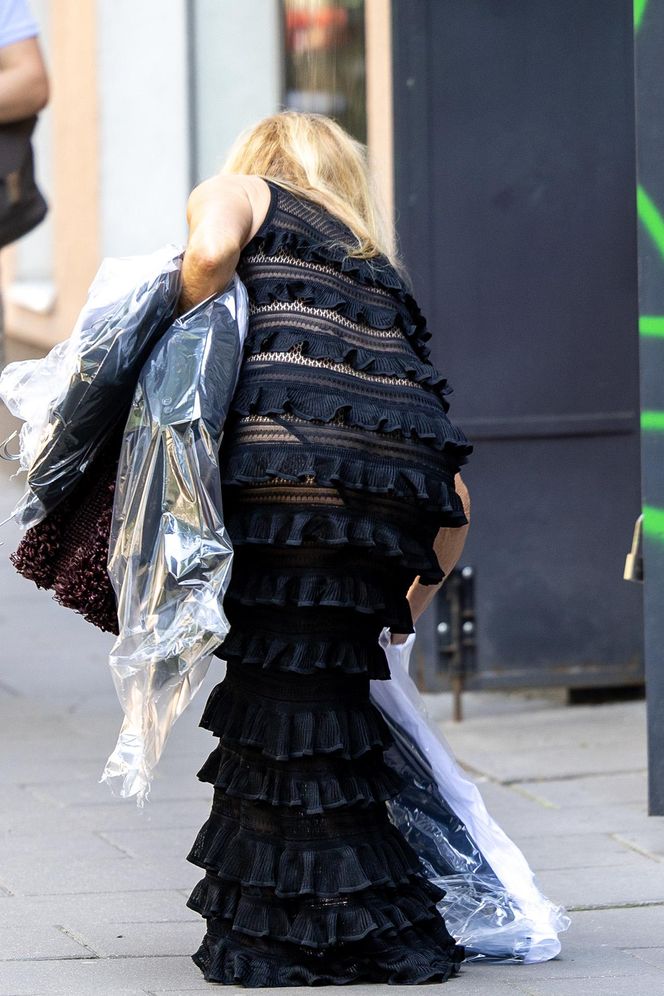 Monika Olejnik. W falbanach pogubiła pranie