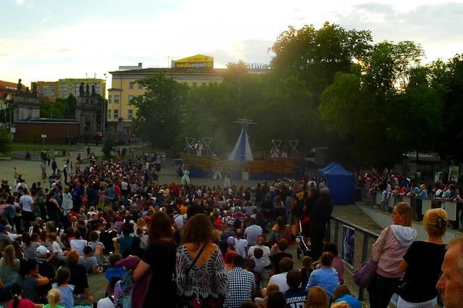 "Kosmiczna Podróż Guliwera" na placu Solidarności