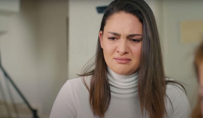 Melis naprowadzi porywacza na trop Zeynep. Dojdzie do tragicznego wypadku i dziewczyna zostanie pojmana.