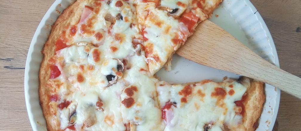Pizza bez drożdży: jak zrobić proszkowe ciasto na pizzę?