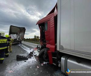 Wypadek na autostradzie A4. Zderzyły się trzy ciężarówki