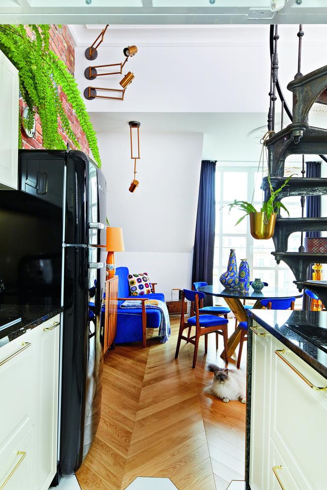 Mieszkanie w stylu vintage - wąski aneks kuchenny