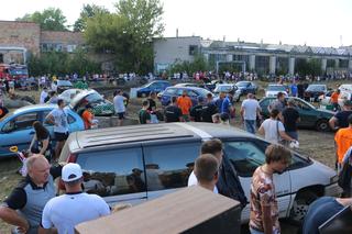 Charytatywny Wrak Race. Andrzej z Plutycz i Adam Kraśko zbierali pieniądze dla chorej Dominiki