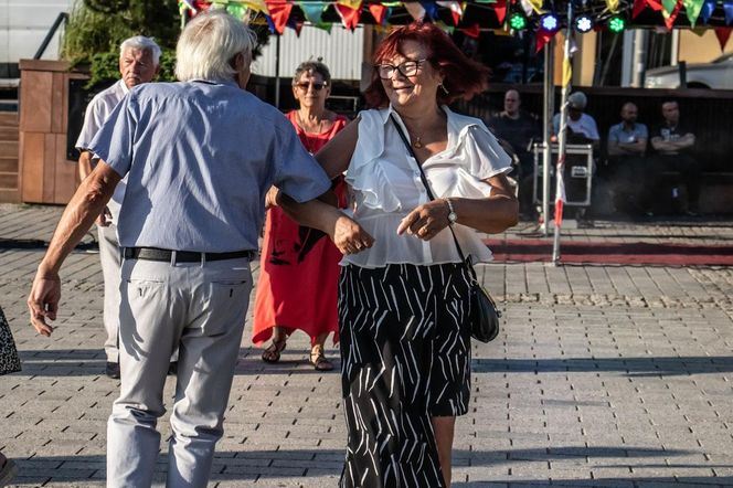 Starachowice i Międzypokoleniowa Potańcówka – Hit sezonu, który pokochali wszyscy