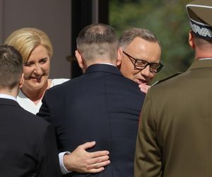 Uroczyste wejście Pary Prezydenckiej do Pałacu Prezydenckiego. Przemarsz ulicami Warszawy