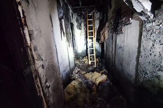 Pożar domu pod Miliczem. Rodzina z dwójką dzieci trafiła do szpitala 