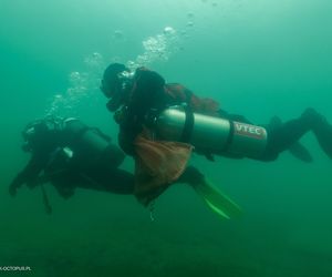 jezioro Tarnobrzeskie Niezwykła akcja płetwonurków