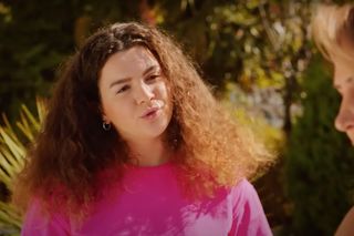 Feraye zdobywa się na odwagę i wyznaje Melis prawdę.