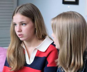 M jak miłość odc. 1882. Lenka (Olga Cybińska), Sara (Nadia Smyczek)