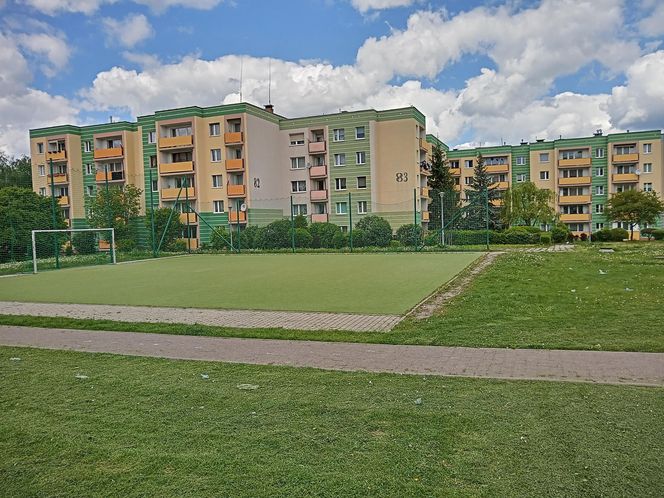 Pół boiska w Kielcach
