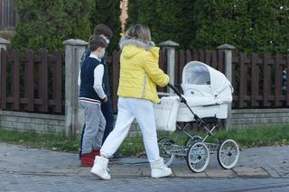 Pierwszy spacer Małgorzaty Rozenek z dziećmi po kwarantannie