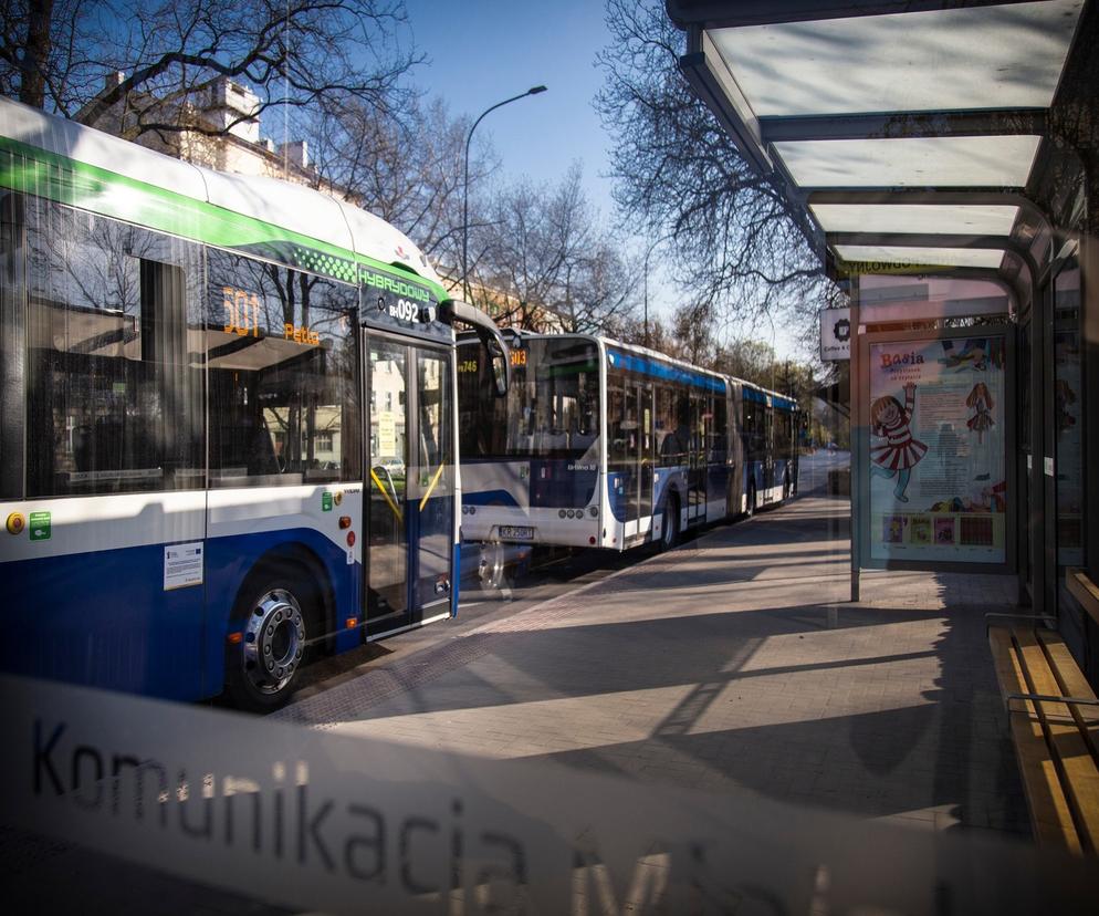 Zmiany w rozkładach jazdy w już w ten weekend. Jak pojadą autobusy i tramwaje?