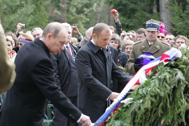 Donald Tusk i Władimir Putin w Katyniu