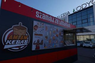 Książulo testuje kebab Kizo