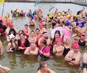 Mazowieckie Morsy otworzyły sezon morsowania 2025/2026 nad zalewem w Siedlcach