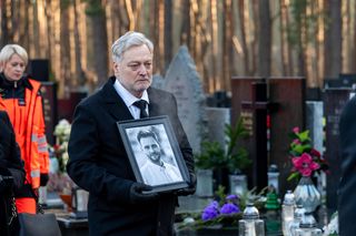 Na sygnale, odc. 707. Kuba (Wojciech Zygmunt), Ryszard Szczęsny (Dariusz Dłużewski) - ojciec Kuby, Anna (Lea Oleksiak)