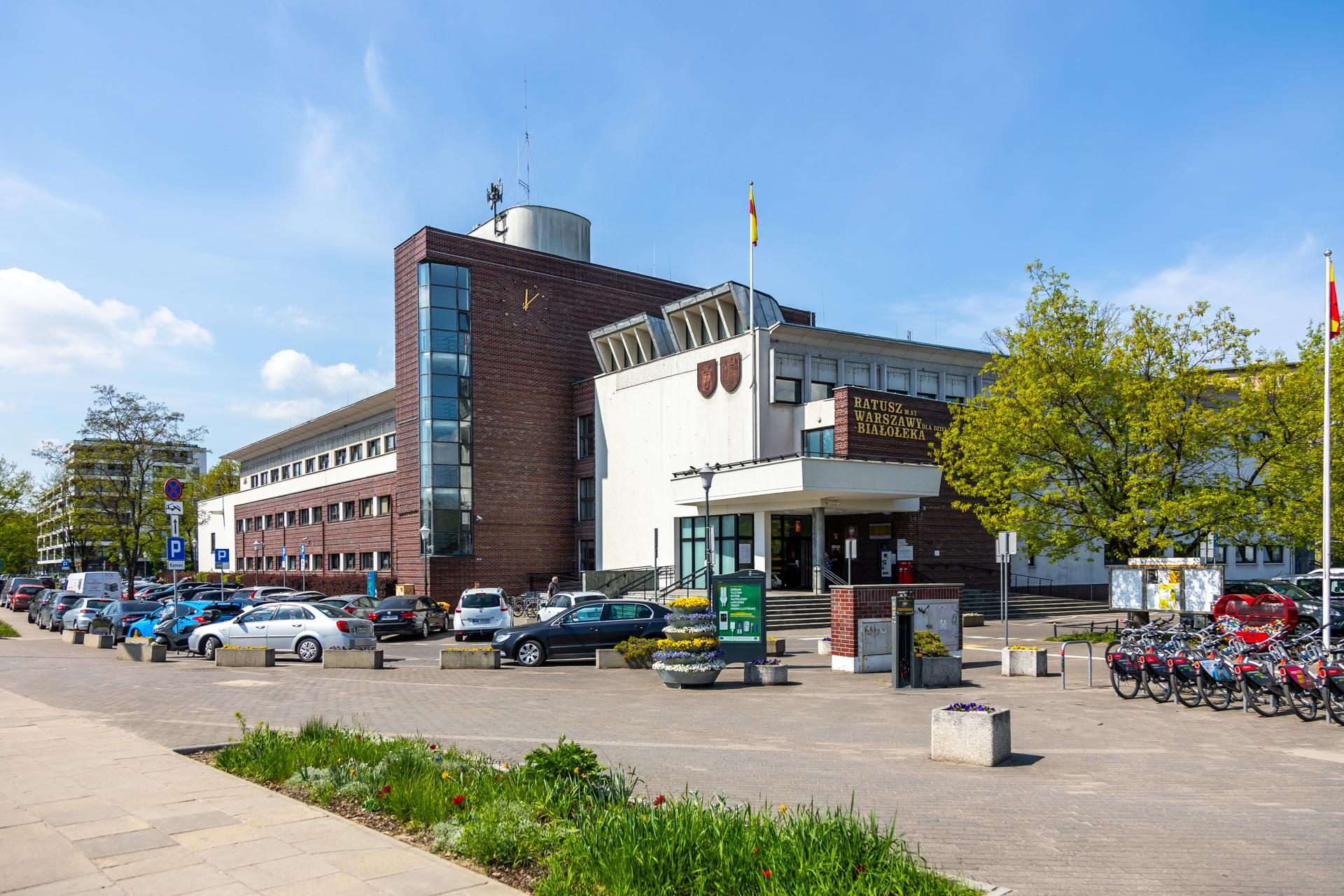 Ratusz dzielnicy Białołęka w Warszawie