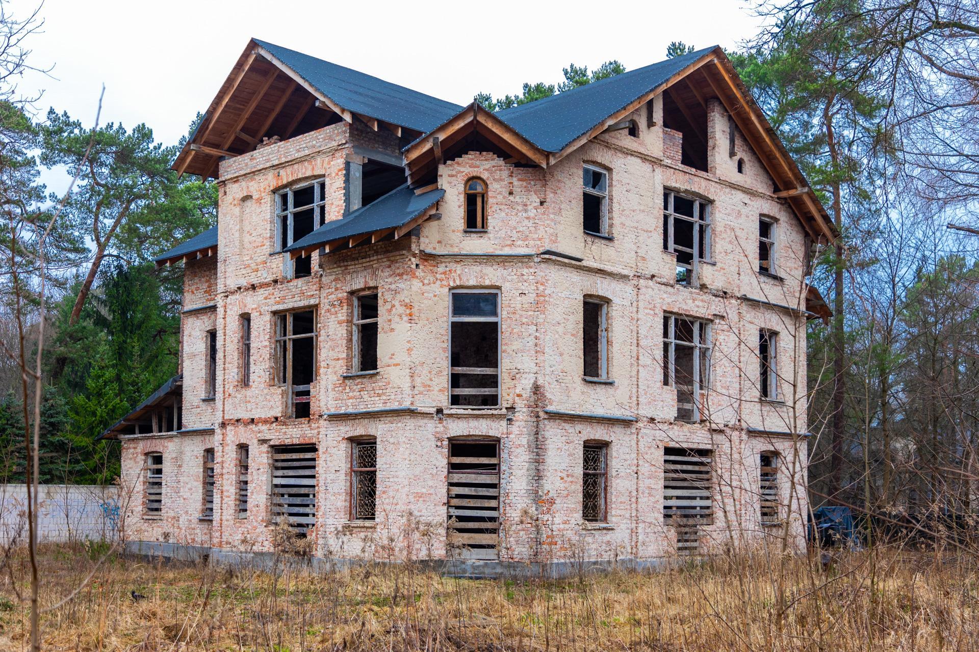 Konstancin-Jeziorna. Opuszczone wille - zobacz zdjęcia rezydencji, które kiedyś zachwycały
