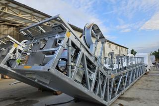 Rusza montaż najsłynniejszych schodów w Krakowie. Będą miały podgrzewane poręcze