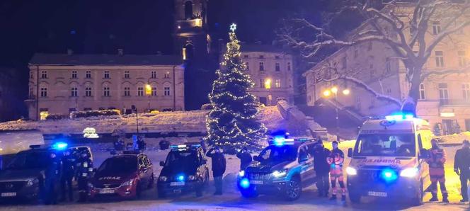 Poruszający gest policjantów i strażaków z Podkarpacia. Zrobili to dla zmarłych kolegów, słowa stają w gardle