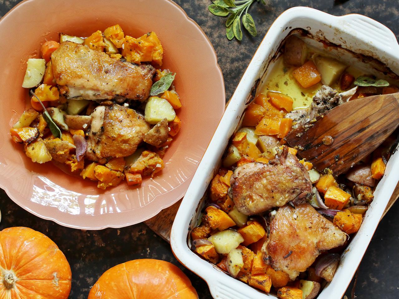 Kurczak pieczony z dynią, ziemniakami i szałwią