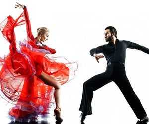 Salsa - charakterystyka tańca i nauka kroku podstawowego [WIDEO]